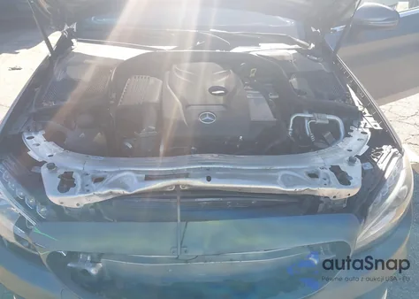 2017 Mercedes-Benz C 300 z USA, uszkodzony, nr VIN WDDWJ4JB2HF343289